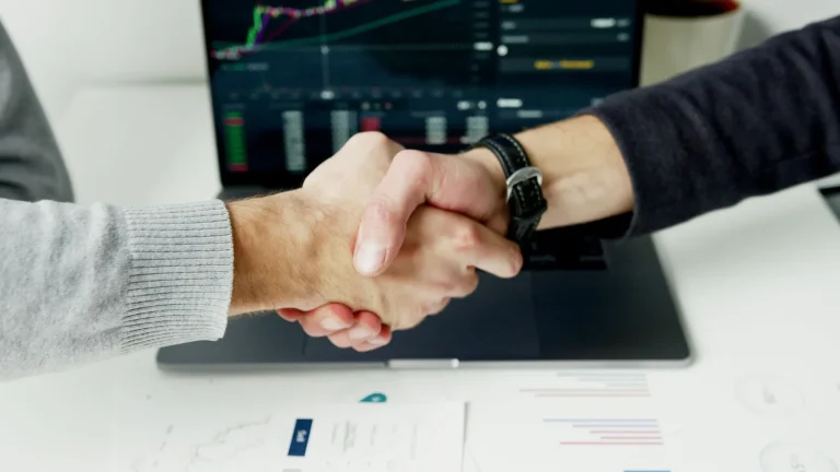 Acuerdo de inversión y exit de una startup tecnológica