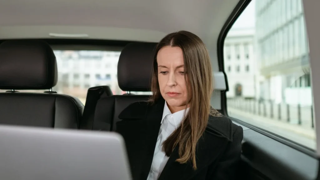 Movilidad corporativa y trabajo conectado durante desplazamientos