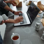 Colaboración deeptech entre universidades, startups e industria