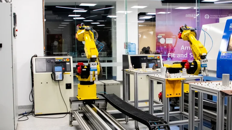 Automatización industrial y tecnología aplicada a fabricación y startups B2B