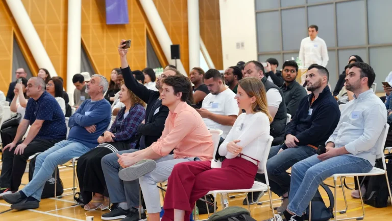 Audiencia de un evento tecnológico y ecosistema startup