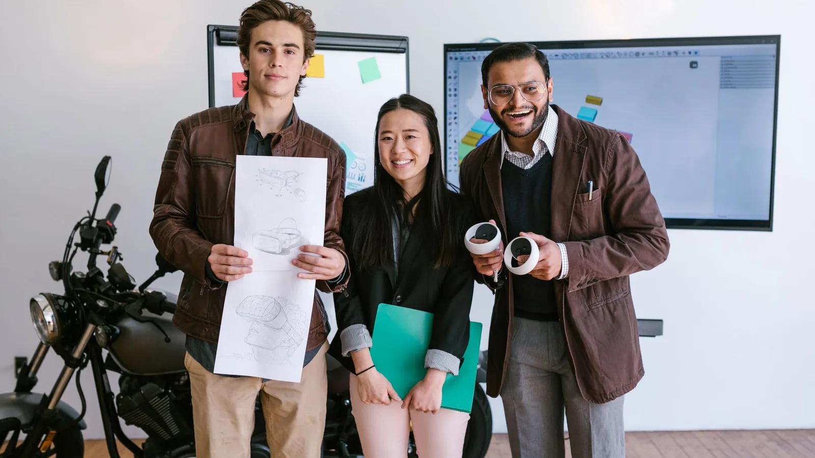 Equipo emprendedor colaborando en un proyecto de startup
