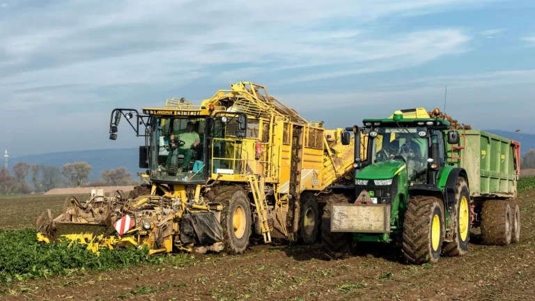 Maquinaria agrícola para la noticia sobre Balwaan Krishi