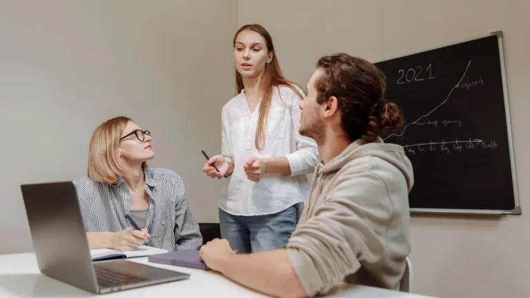 Equipo emprendedor: data room comercial ronda semilla