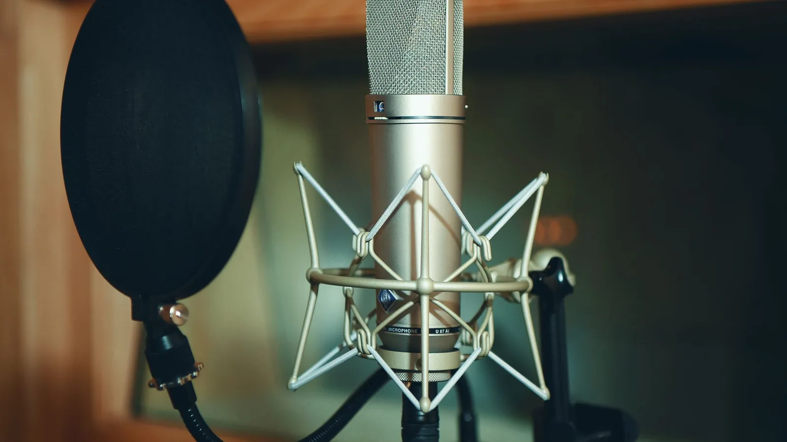 Tecnología de voz e inteligencia artificial para generación de audio