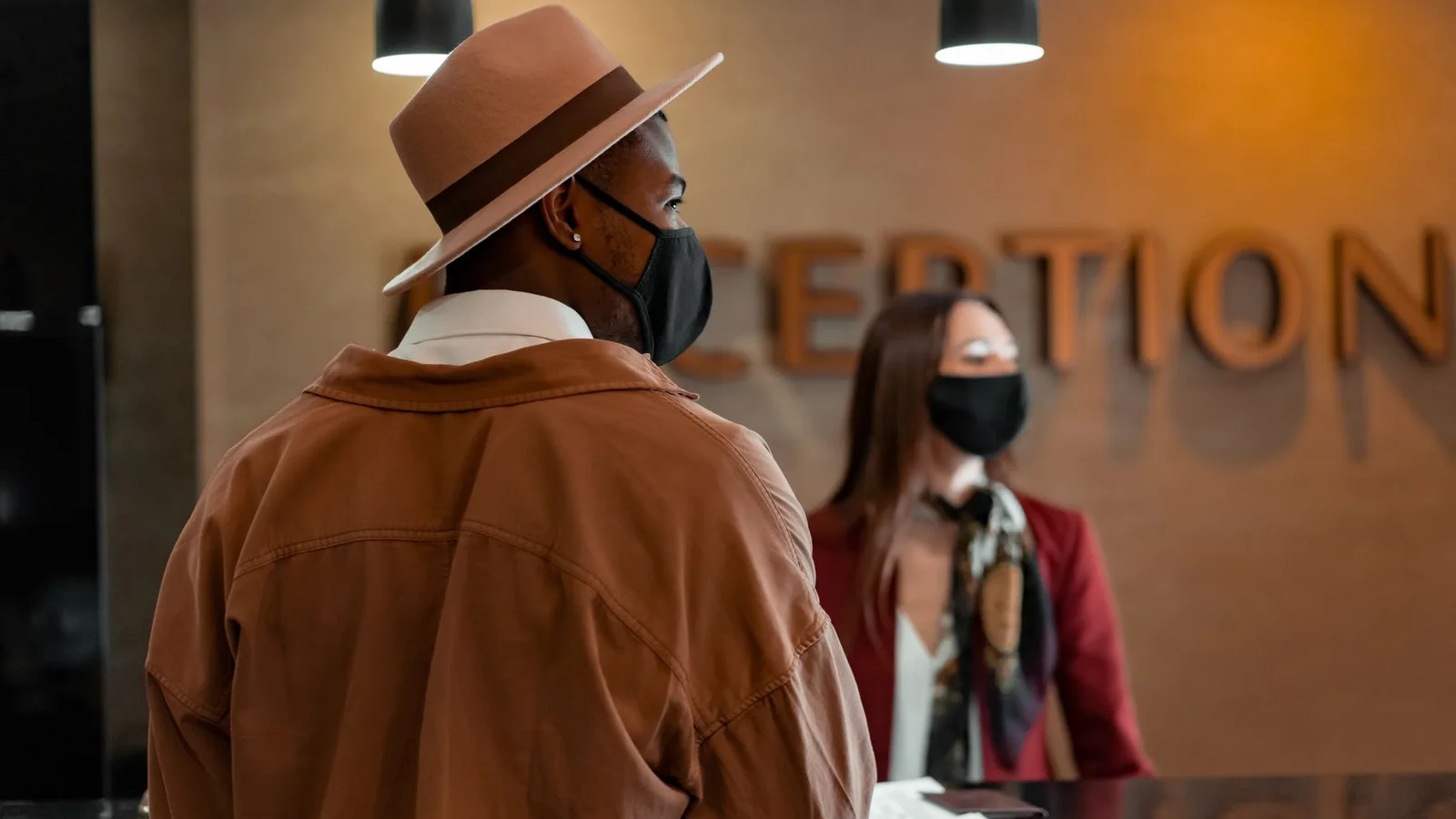 Recepción de hotel para FLÆ Robotics