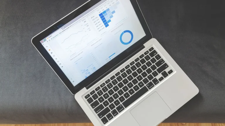 Analítica de marketing digital para la noticia sobre Holo