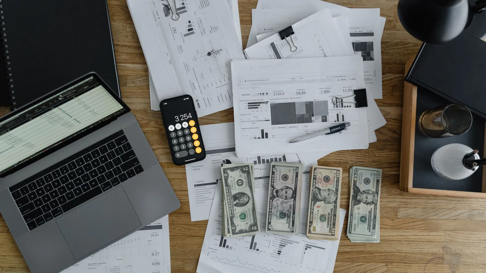 Gestión financiera digital para la compra de Sequence por Intuit