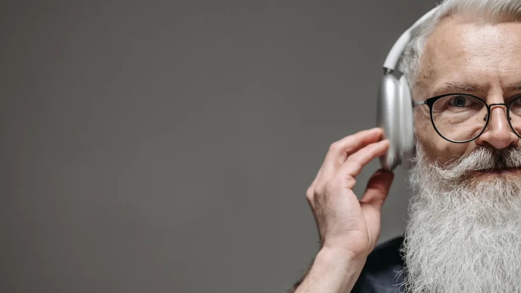Gafas inteligentes con tecnología de asistencia auditiva