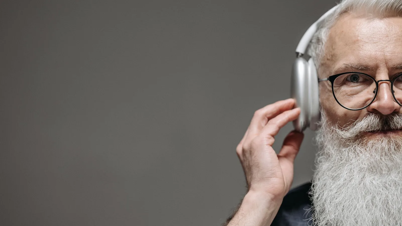 Gafas inteligentes con tecnología de asistencia auditiva