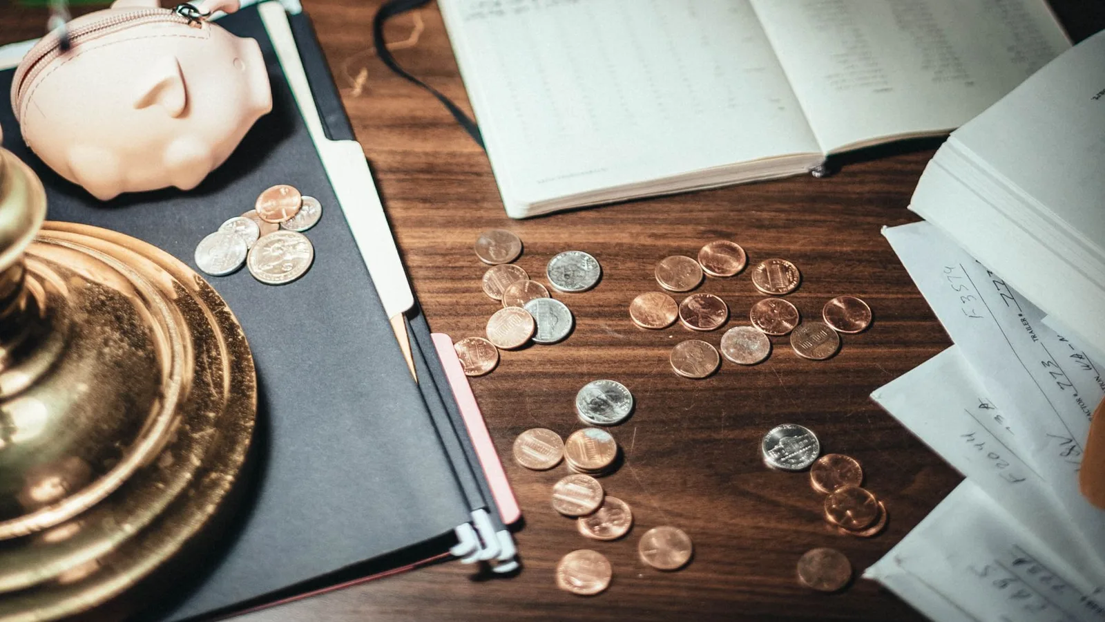 Controles financieros y análisis para Plinto
